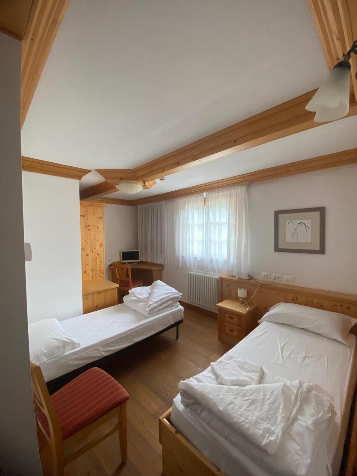 Hotel Aplis Ovaro Luaran gambar