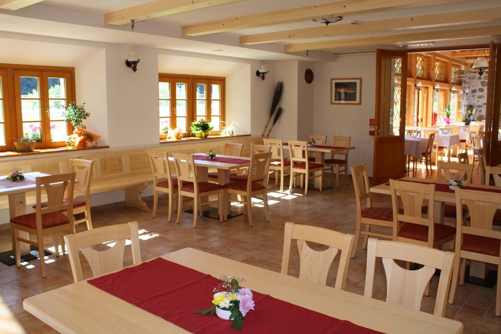 Hotel Aplis Ovaro Luaran gambar